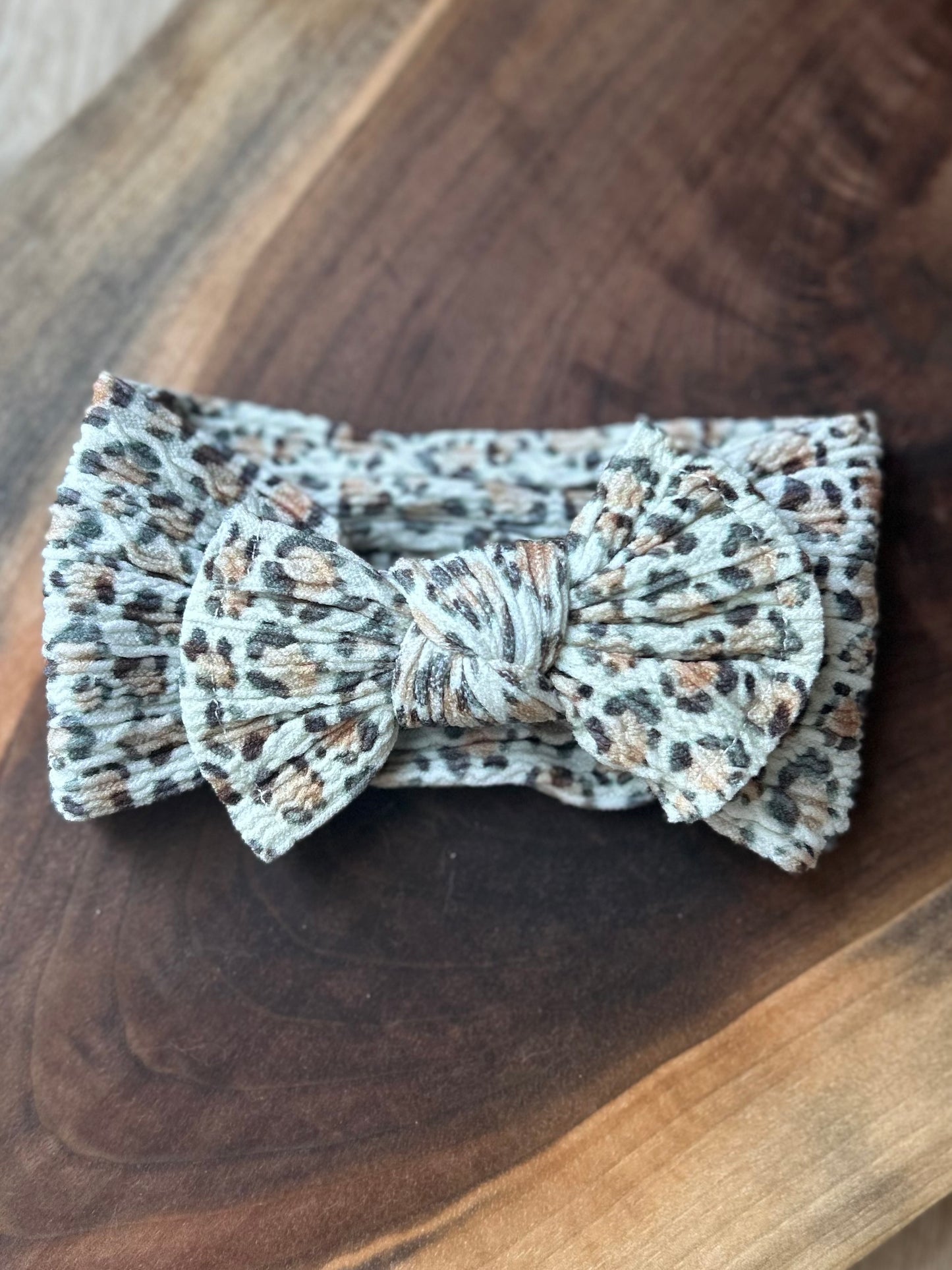 Little Ivy Bows
